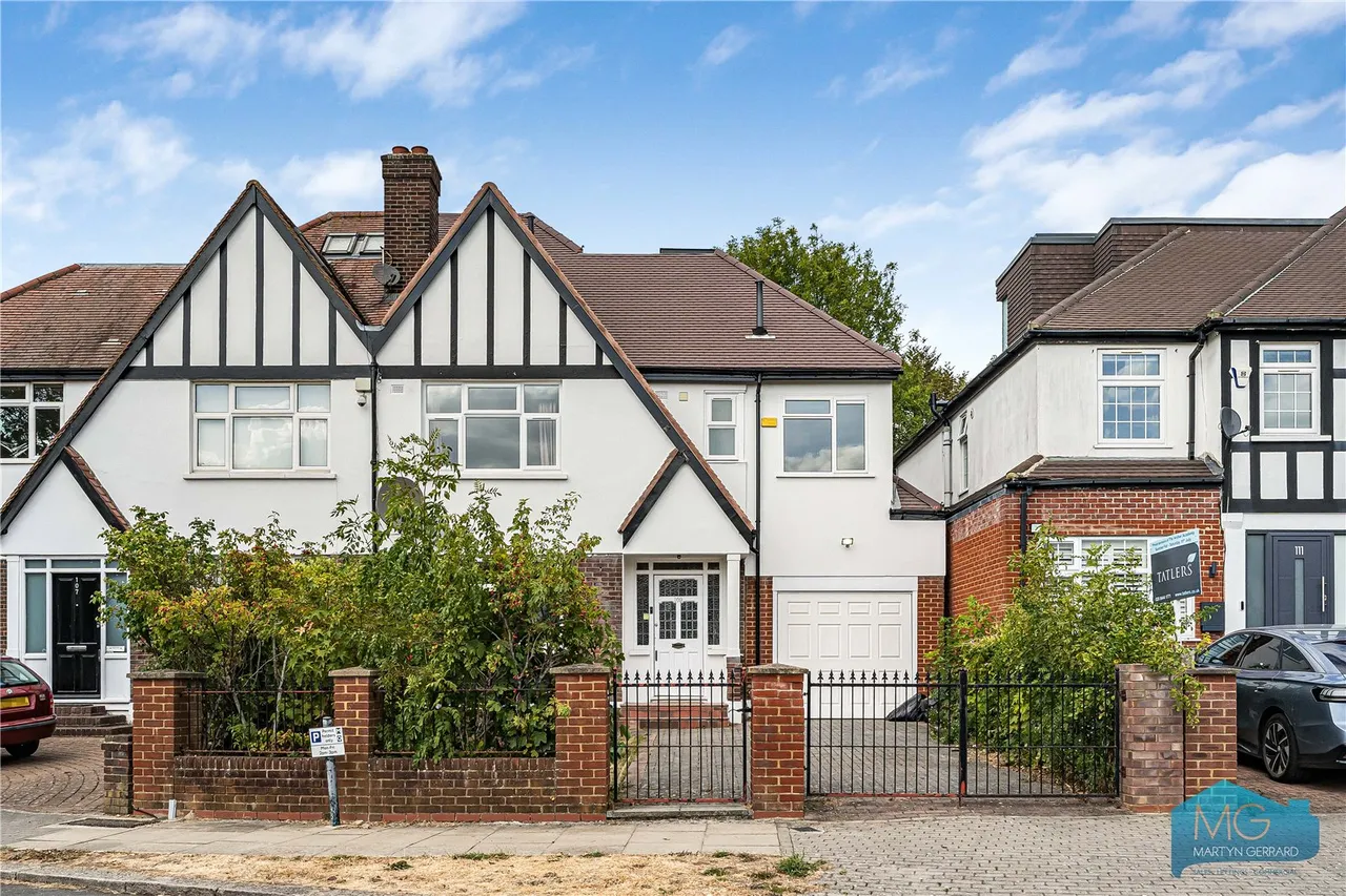 5 bed house for sale, Abbots Gardens, London, N2