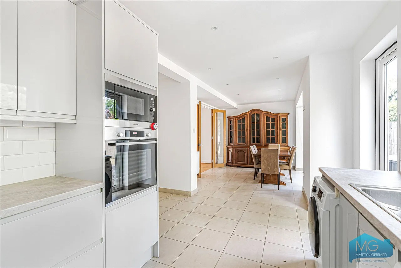 Abbots Gardens, London, N2, photo 9