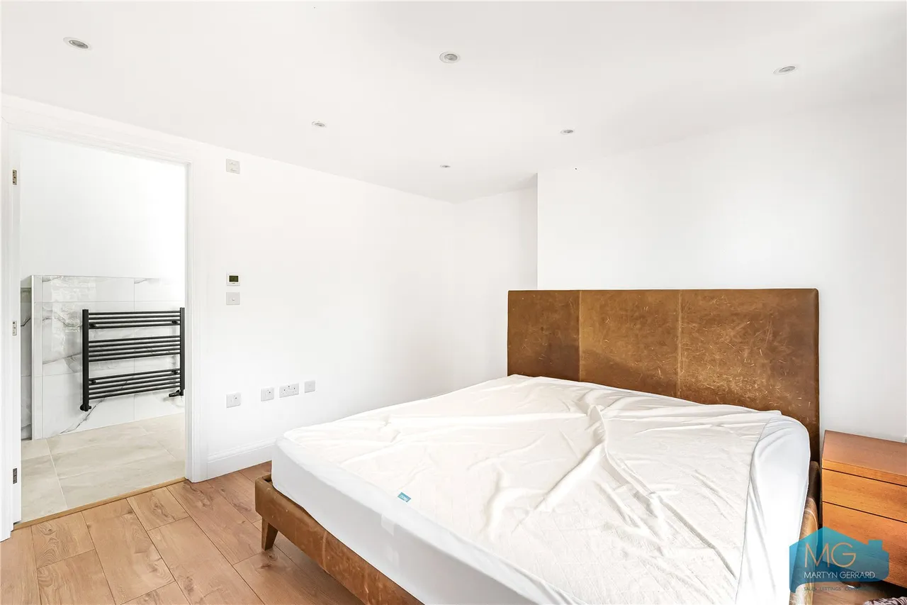 Abbots Gardens, London, N2, photo 27