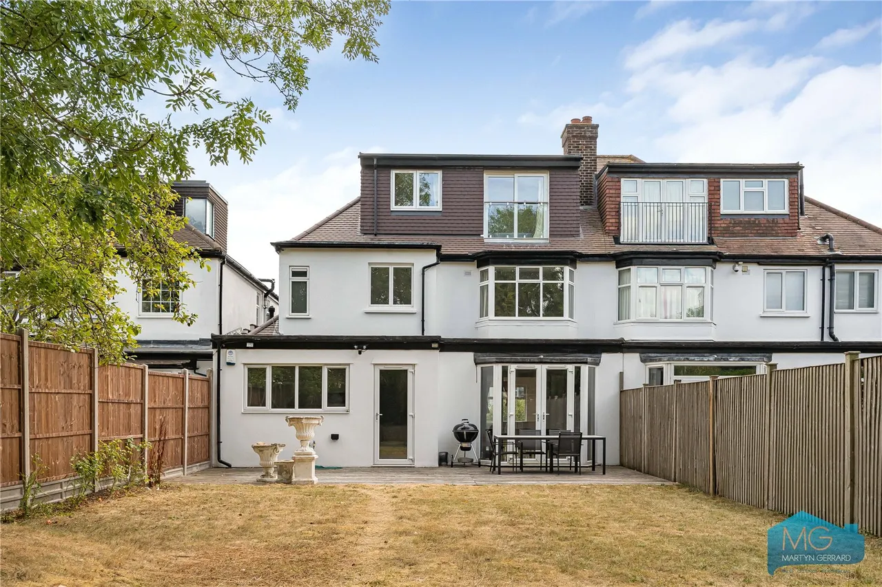 Abbots Gardens, London, N2, photo 29