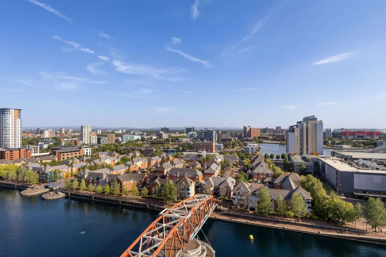 N V Building, 100 The Quays, Salford, Greater Manchester, M50 3BE, photo 7