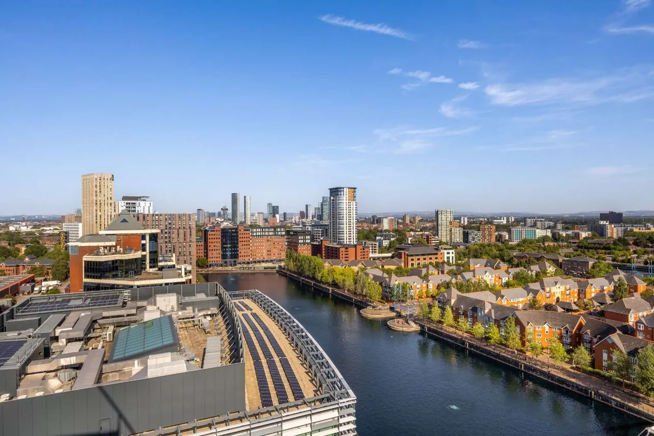 N V Building, 100 The Quays, Salford, Greater Manchester, M50 3BE, photo 8