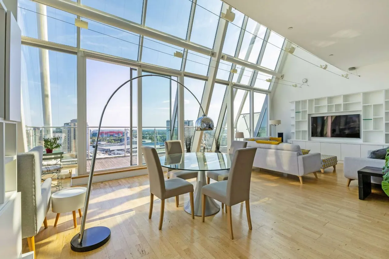 N V Building, 100 The Quays, Salford, Greater Manchester, M50 3BE, photo 3