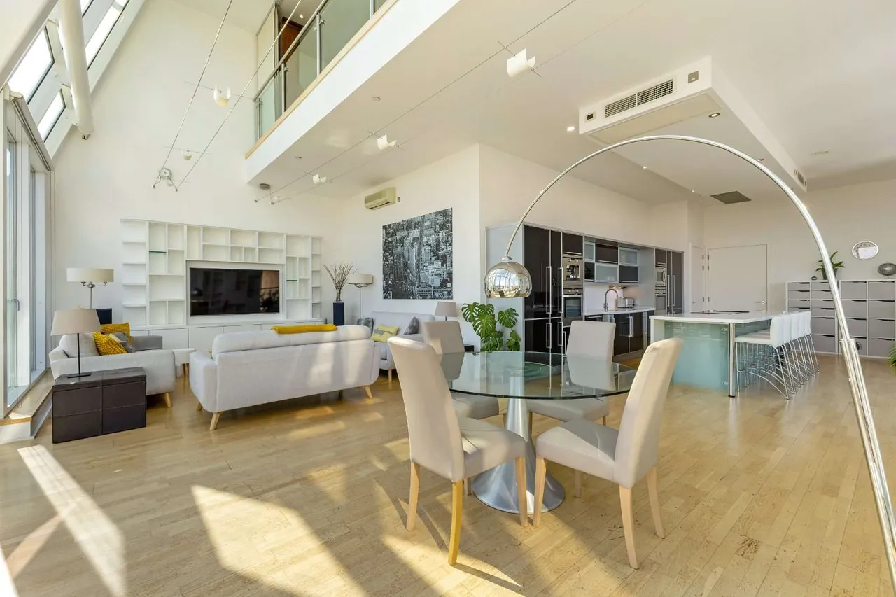 N V Building, 100 The Quays, Salford, Greater Manchester, M50 3BE, photo 12