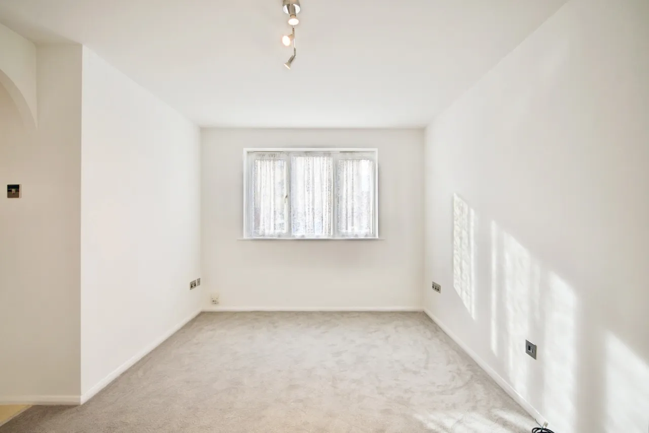 Wigston Close, London, N18, photo 8