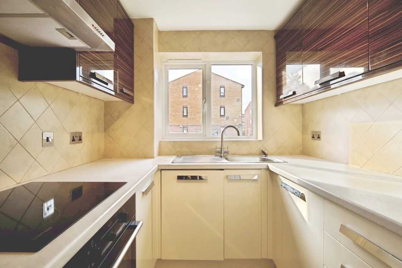 Wigston Close, London, N18, photo 9