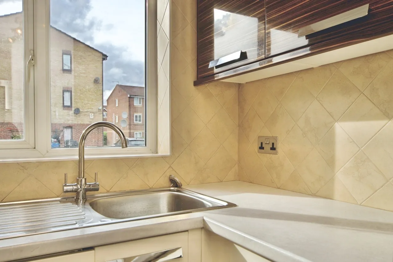 Wigston Close, London, N18, photo 12