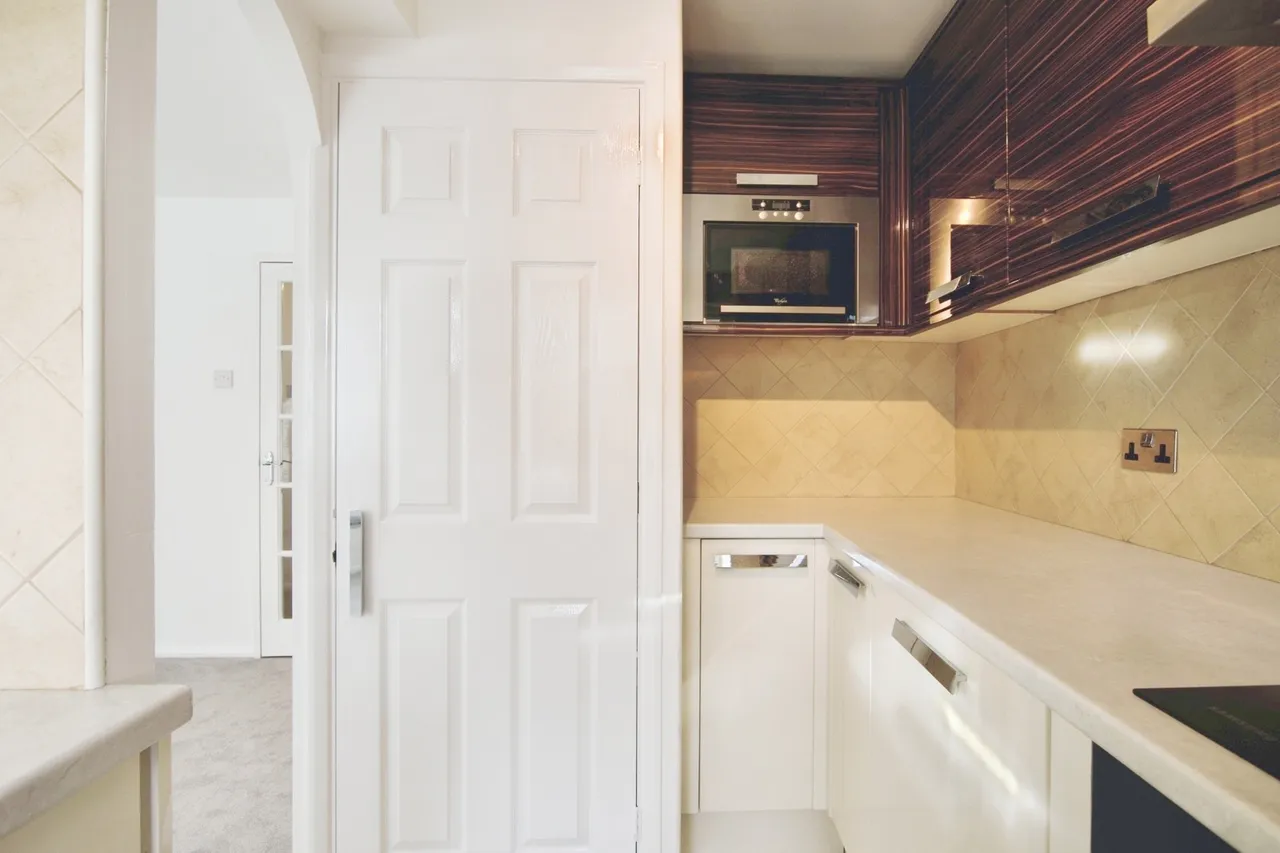 Wigston Close, London, N18, photo 13