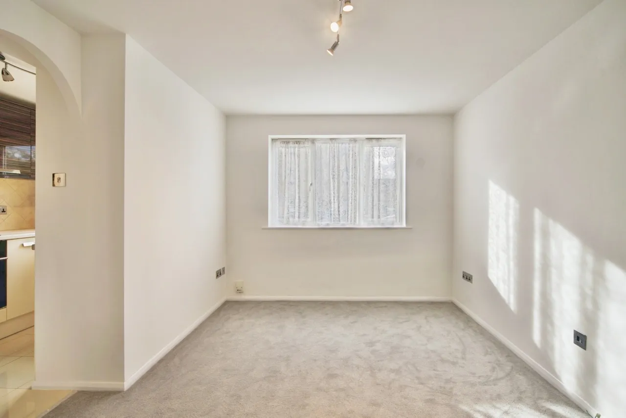 Wigston Close, London, N18, photo 2