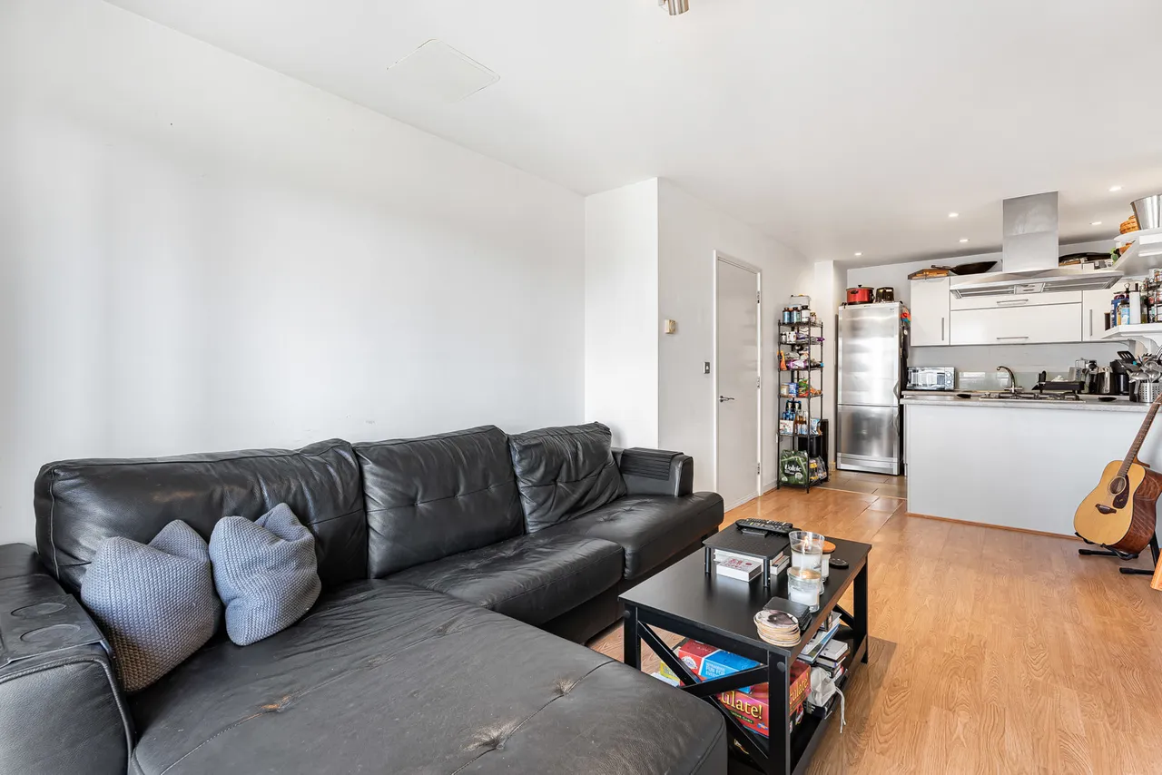Commercial Road, London, E14, photo 8