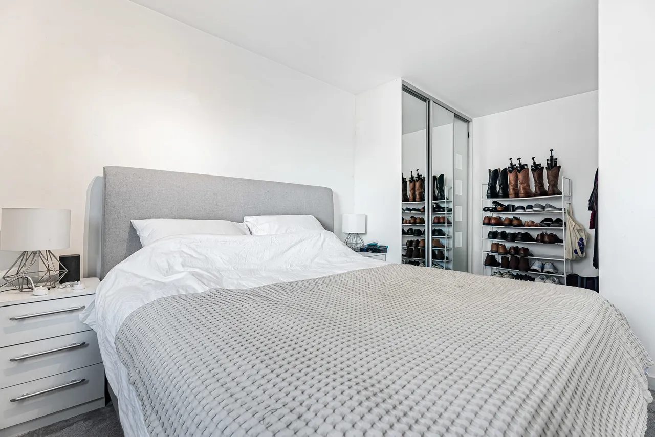 Commercial Road, London, E14, photo 13