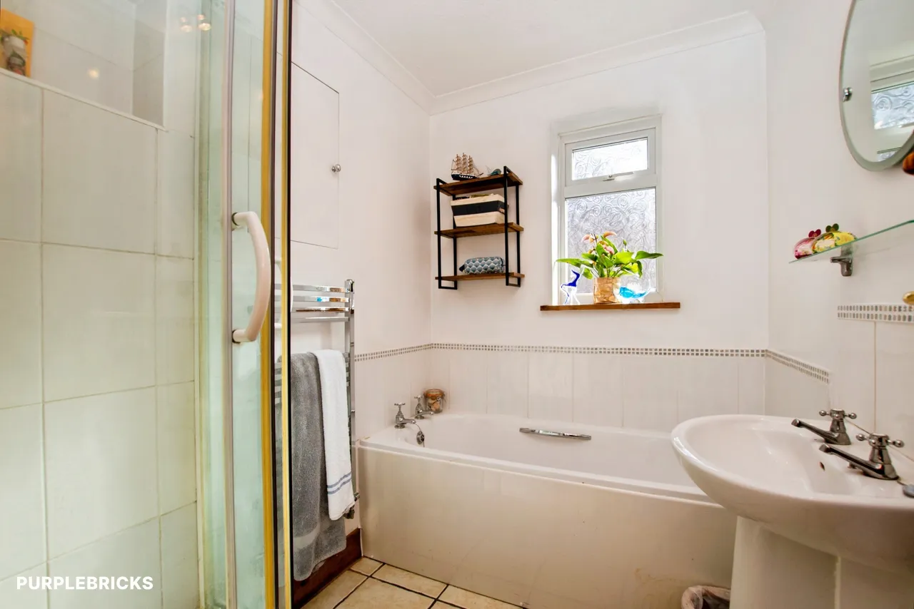 The Crescent, Andover, SP11, photo 7
