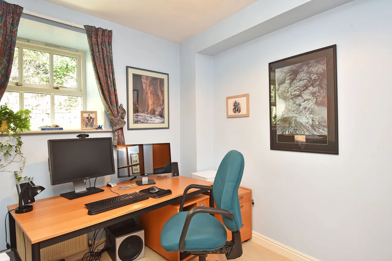 Home Farm Square, Birstwith, HG3, photo 10