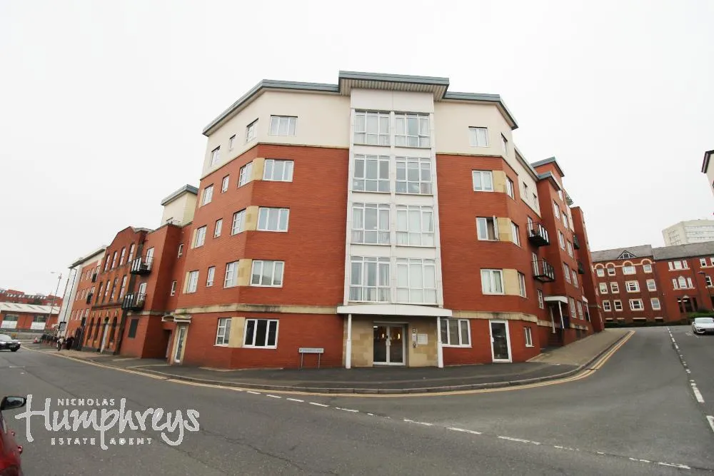 2 bed flat for sale, Townsend Way, Birmingham, B1