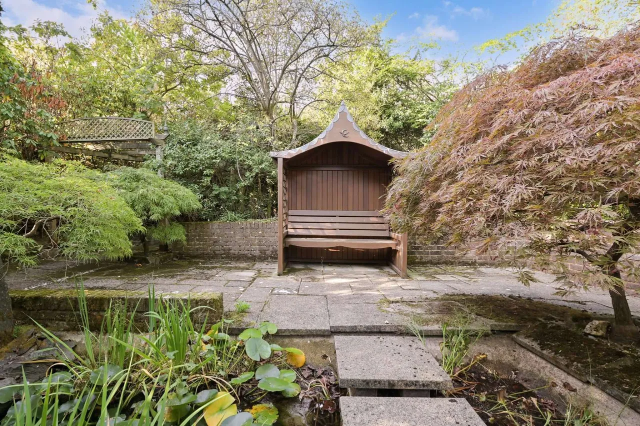 Northwood, HA6, photo 15