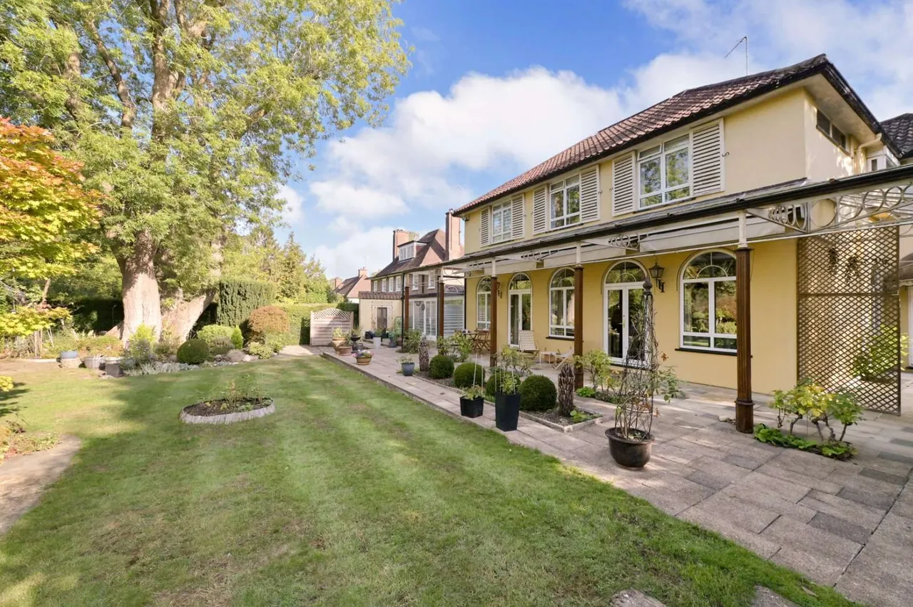 Northwood, HA6, photo 16