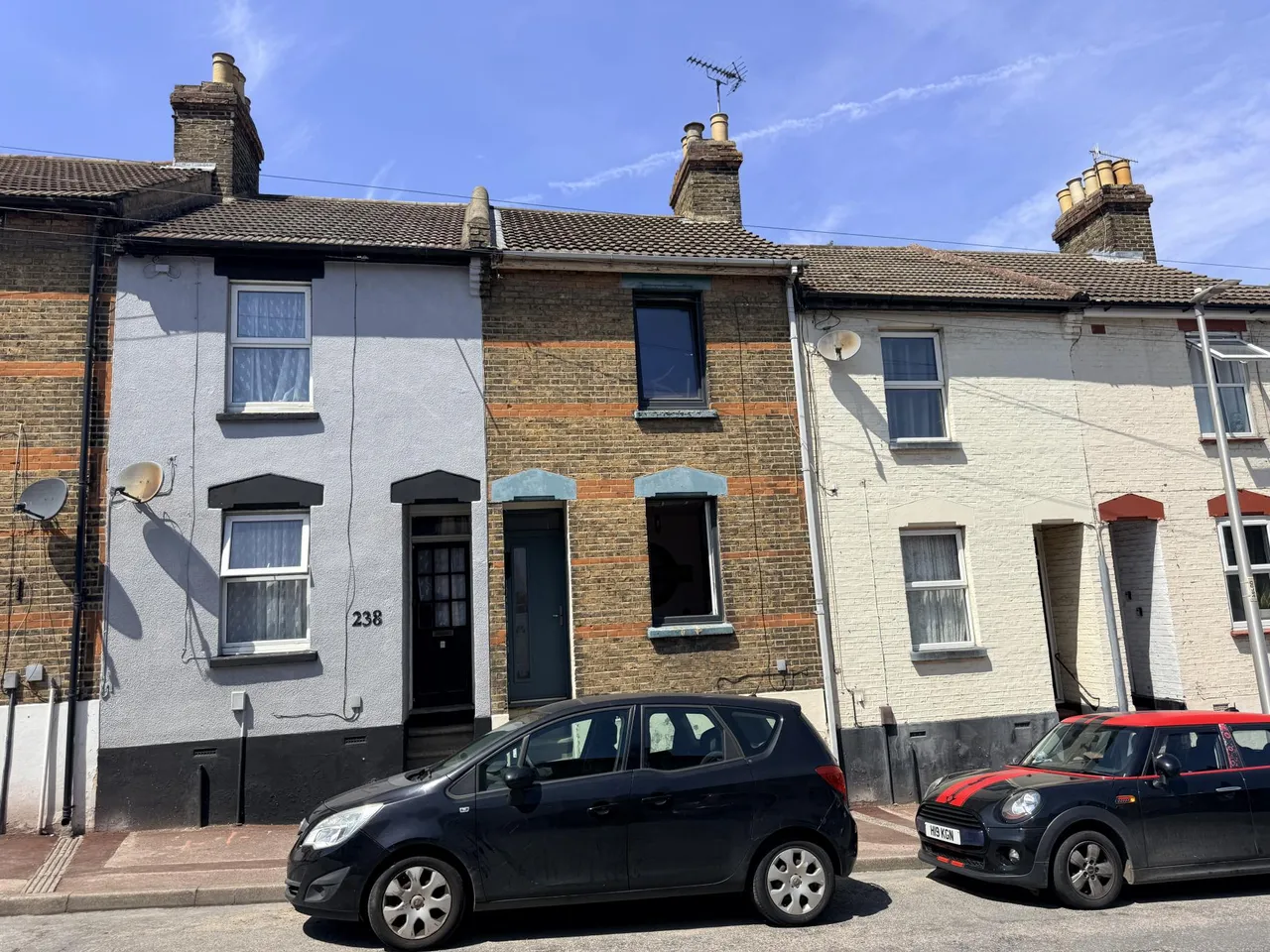 2 bed house for sale, Castle Road, Chatham, ME4