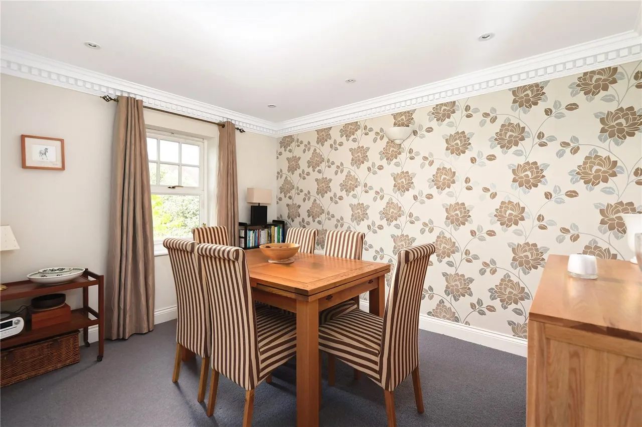 Elvetham Crescent, Fleet, Hampshire, GU51 1BU, photo 6