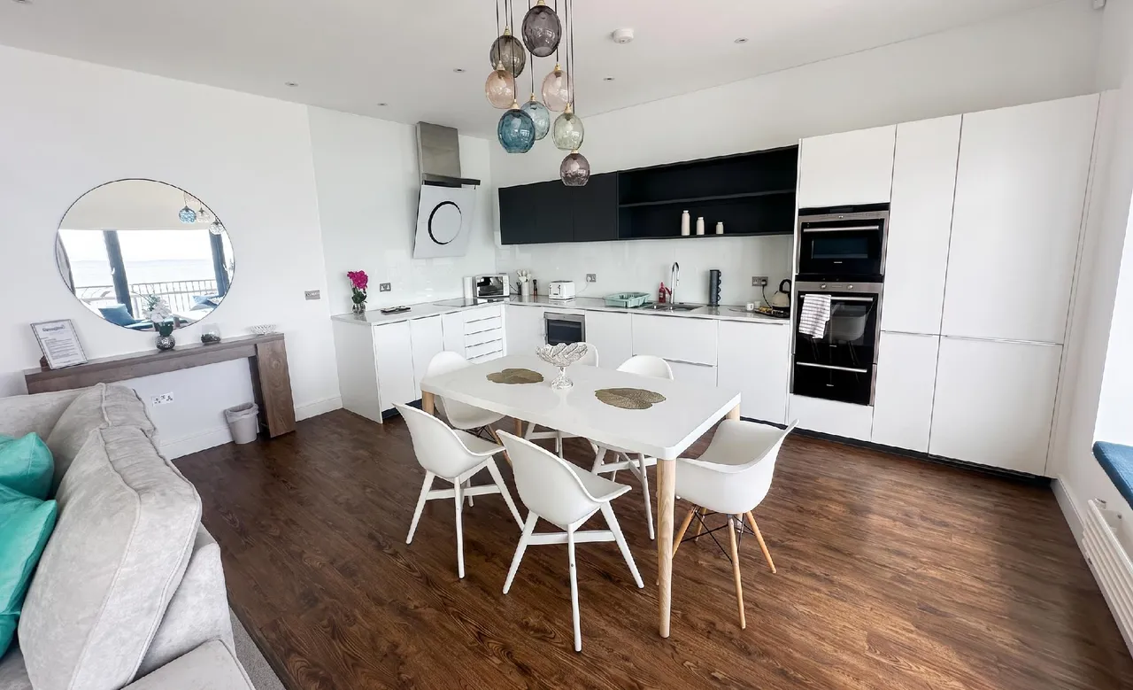 The Esplanade, Penarth, CF64, photo 4