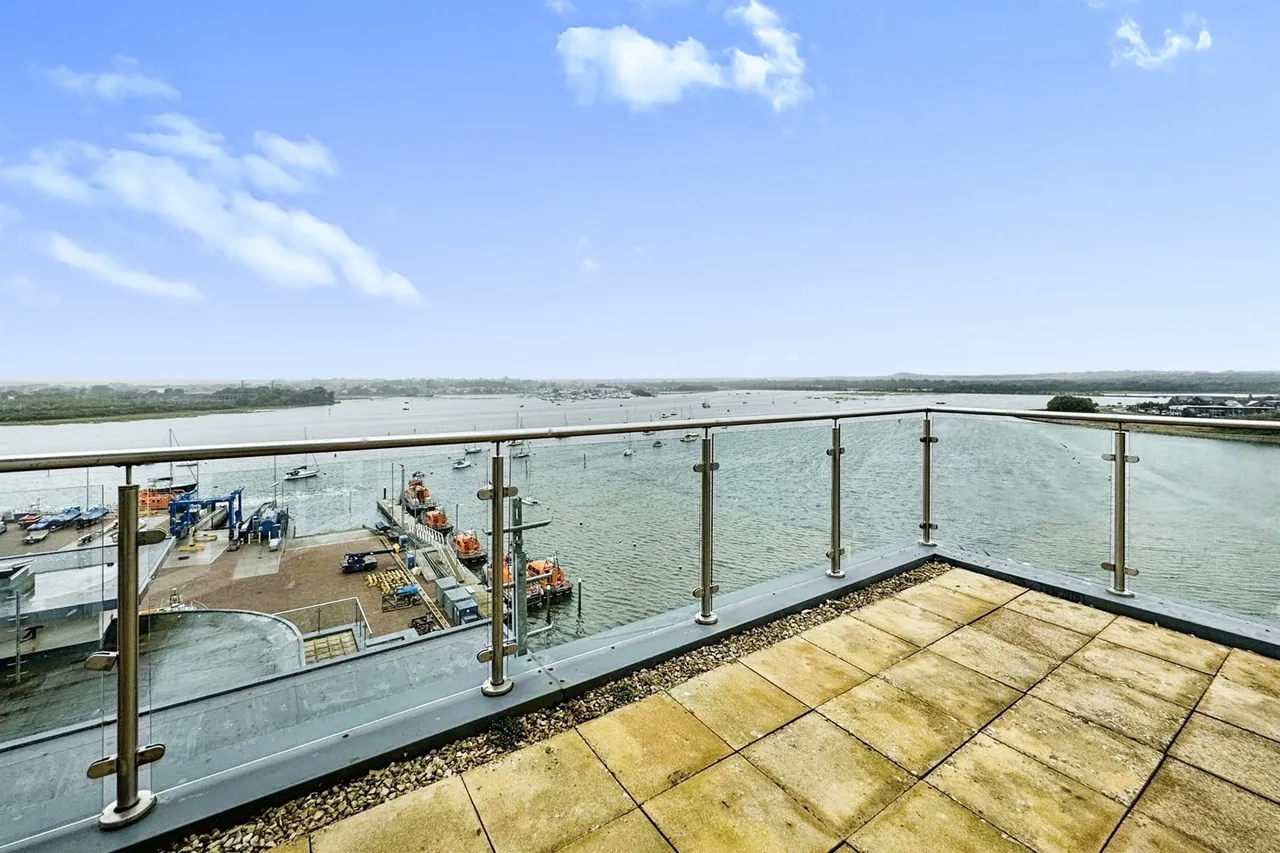 Lifeboat Quay, Poole, BH15, photo 17