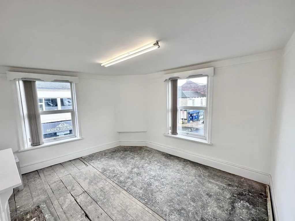Northgate, Cleckheaton BD19 3HS, photo 4