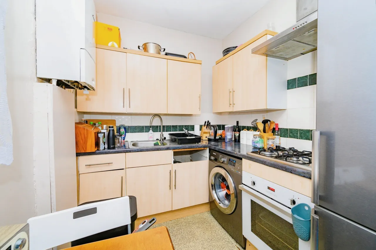 Wellington Street, Luton, Bedfordshire, LU1, photo 4