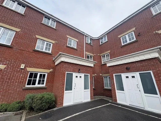 Dingle Close, M26, photo 10