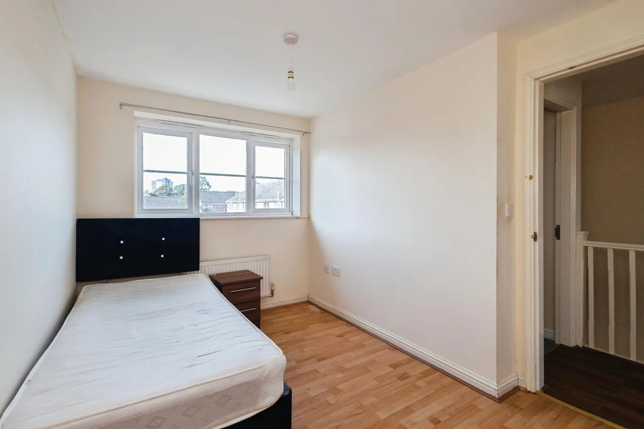 Olanyian Drive, Manchester, M8, photo 17