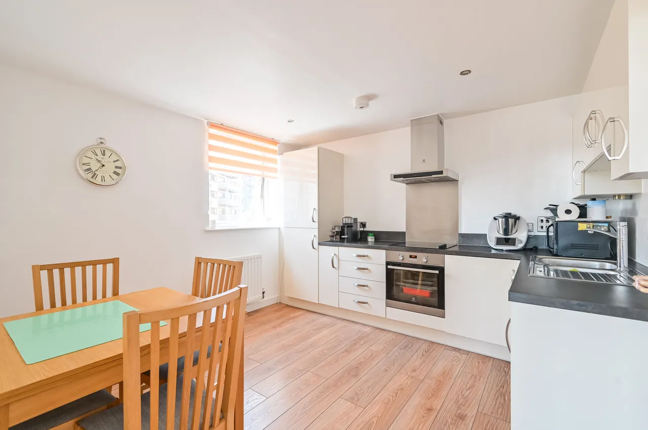 2 bed flat for sale, London, E3