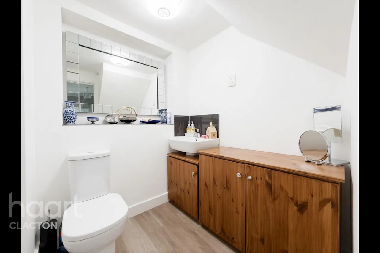 London Road, Clacton-On-Sea, CO16, photo 12