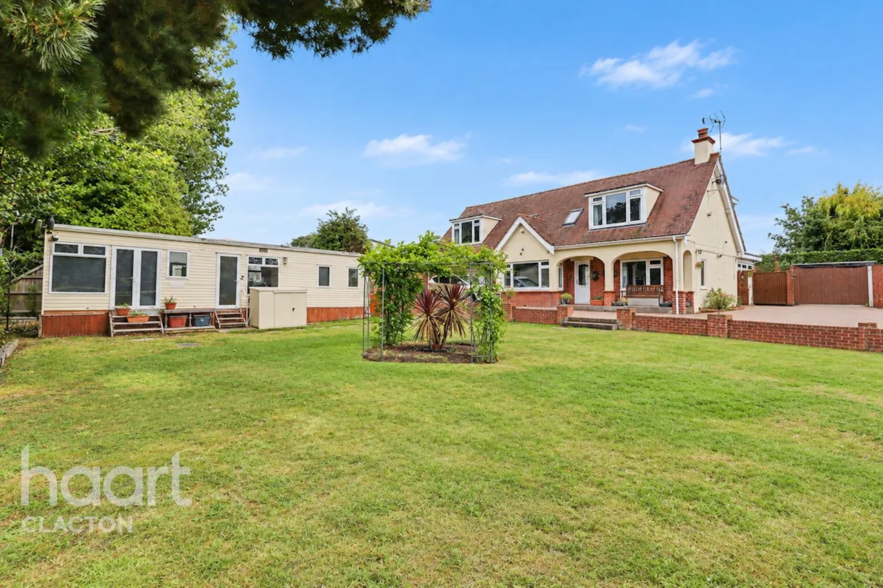 London Road, Clacton-On-Sea, CO16, photo 31