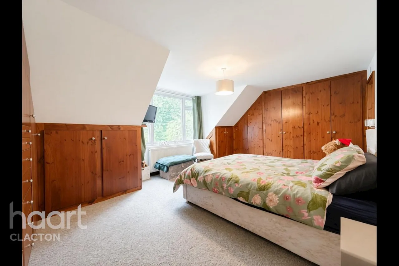 London Road, Clacton-On-Sea, CO16, photo 14