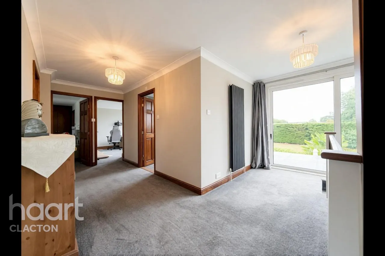 London Road, Clacton-On-Sea, CO16, photo 13