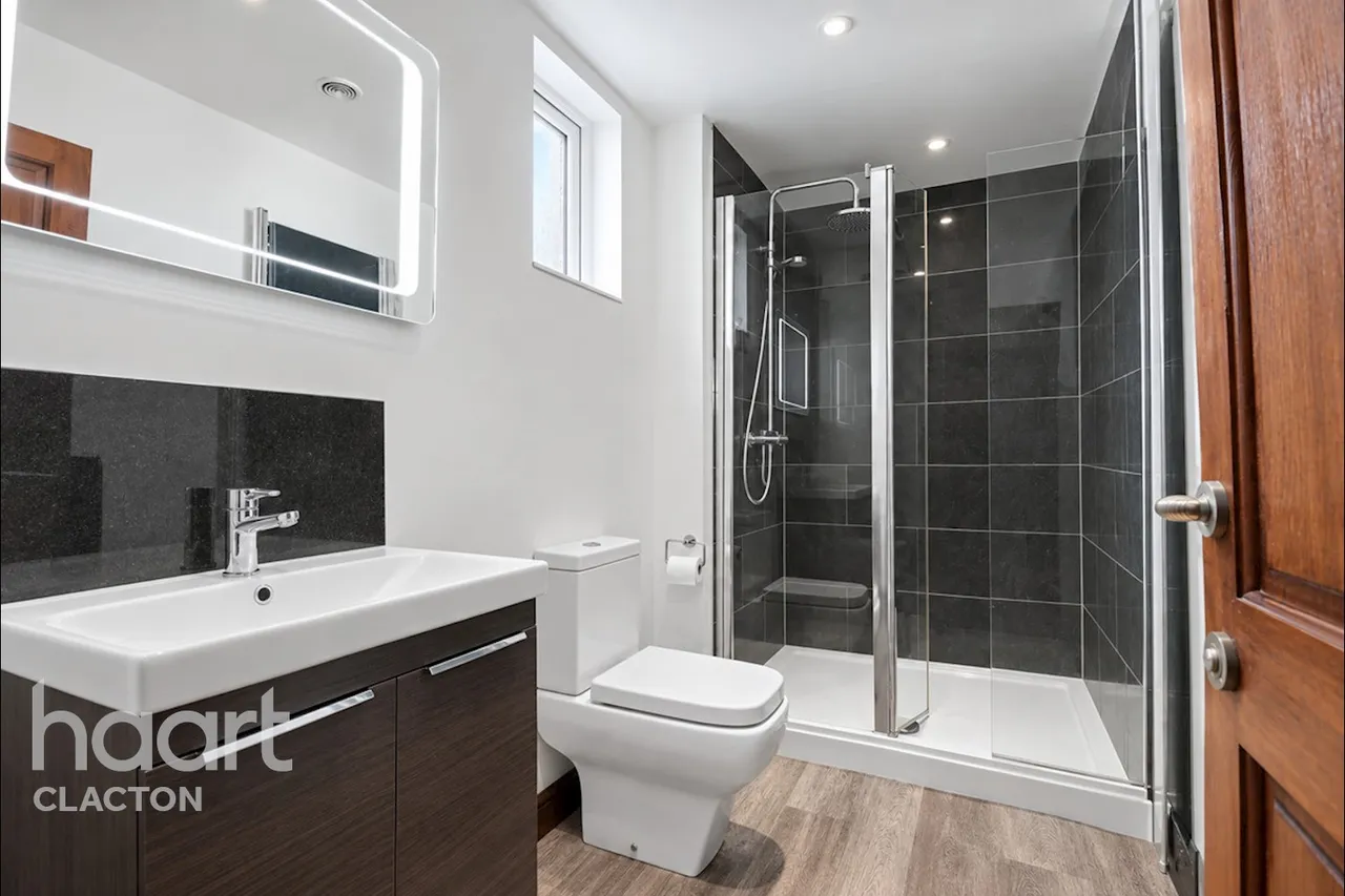 London Road, Clacton-On-Sea, CO16, photo 15