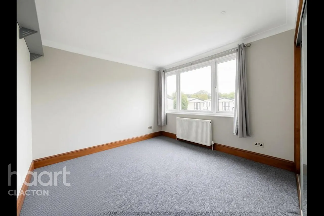 London Road, Clacton-On-Sea, CO16, photo 17