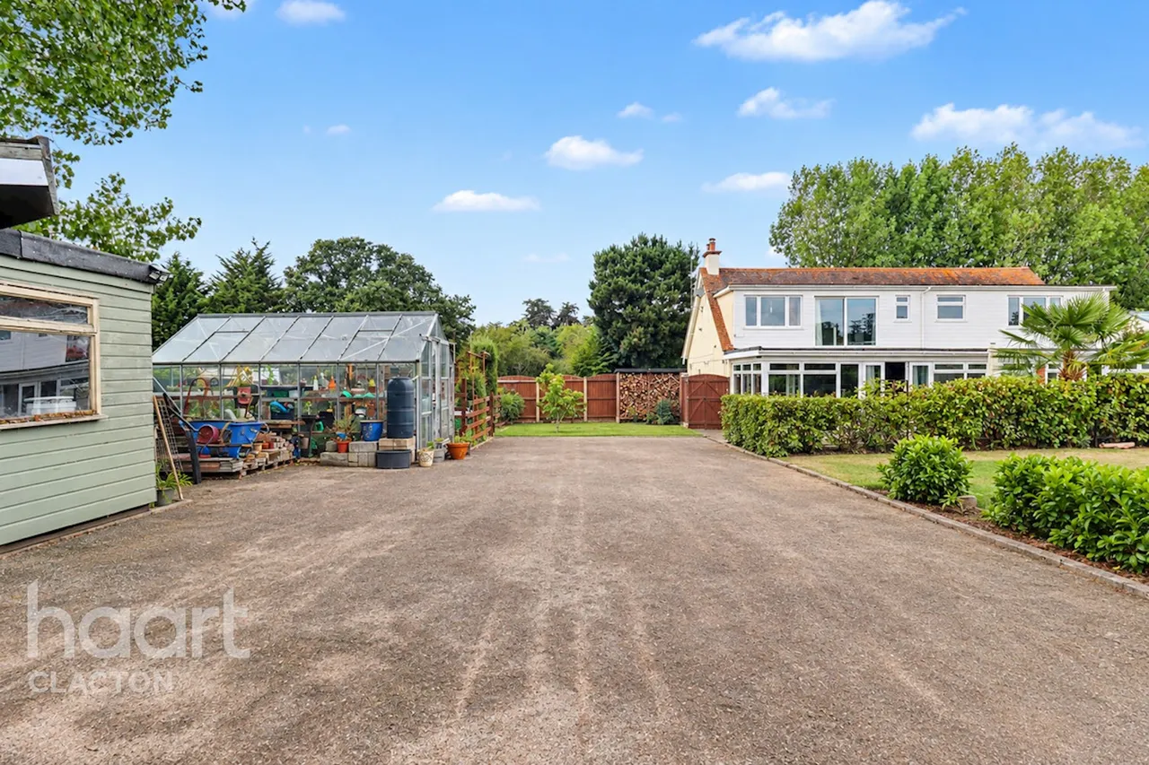 London Road, Clacton-On-Sea, CO16, photo 28
