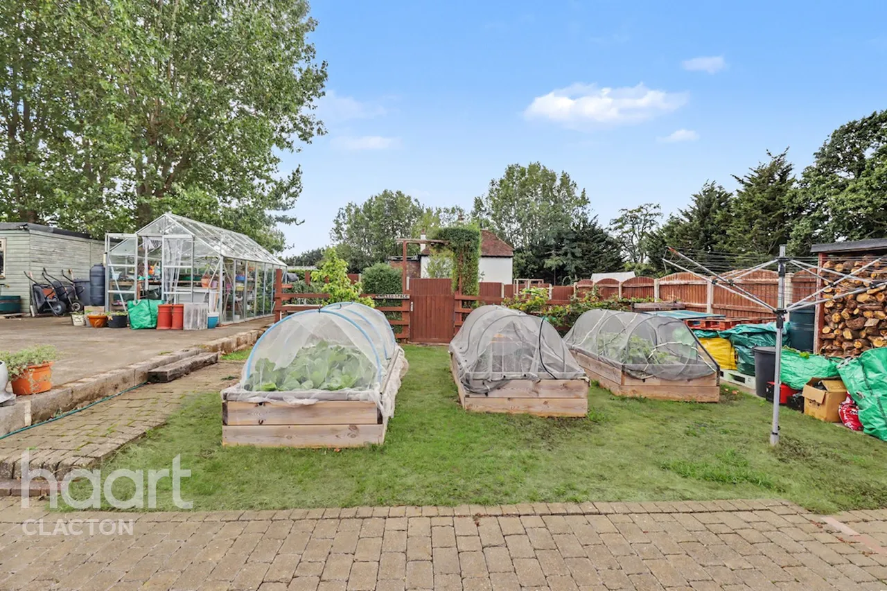 London Road, Clacton-On-Sea, CO16, photo 27