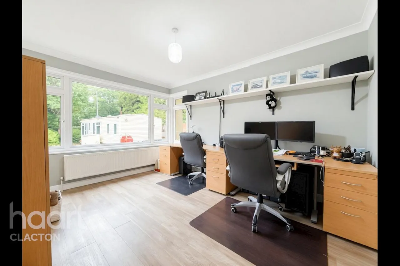 London Road, Clacton-On-Sea, CO16, photo 11