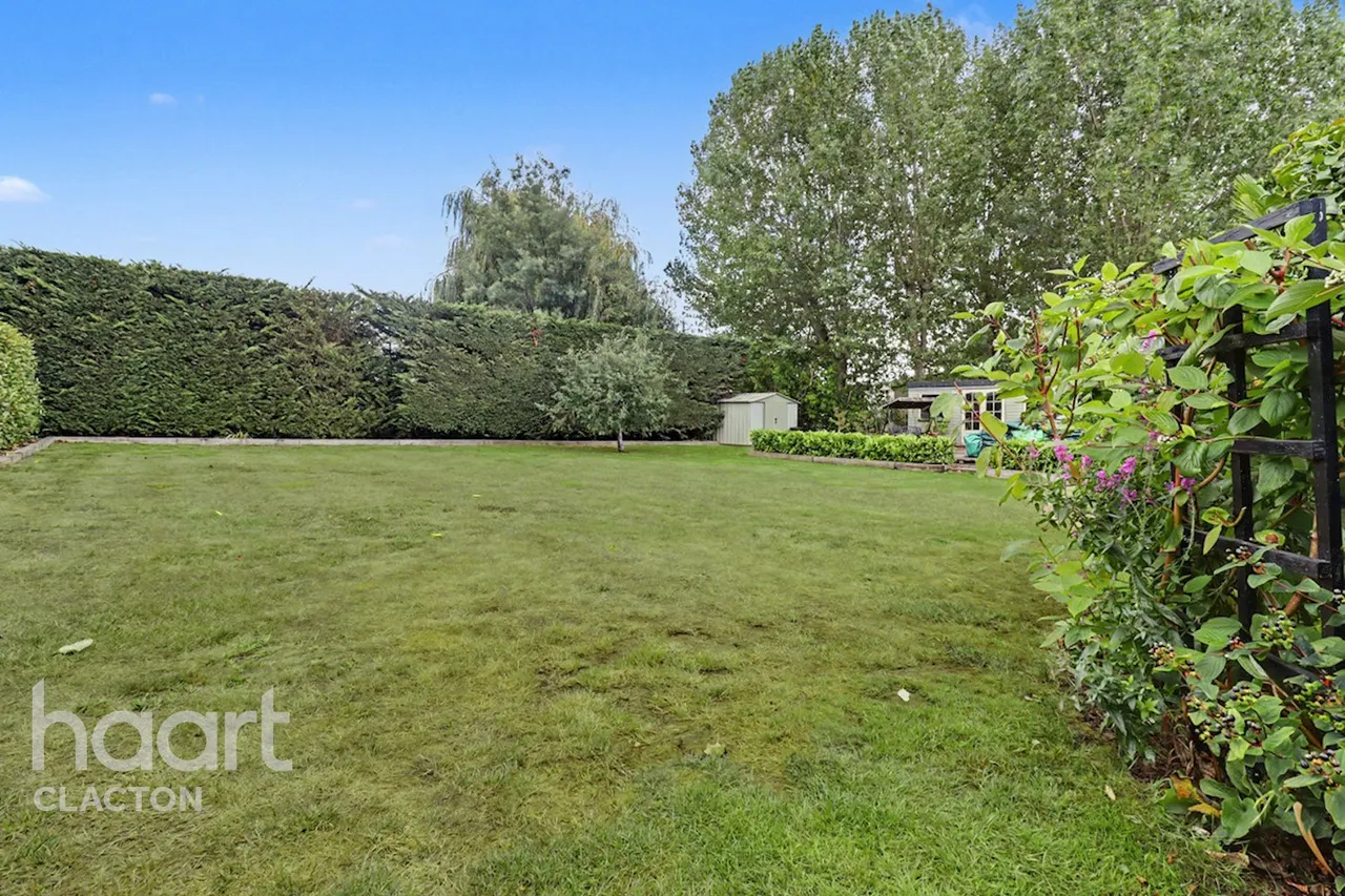 London Road, Clacton-On-Sea, CO16, photo 22