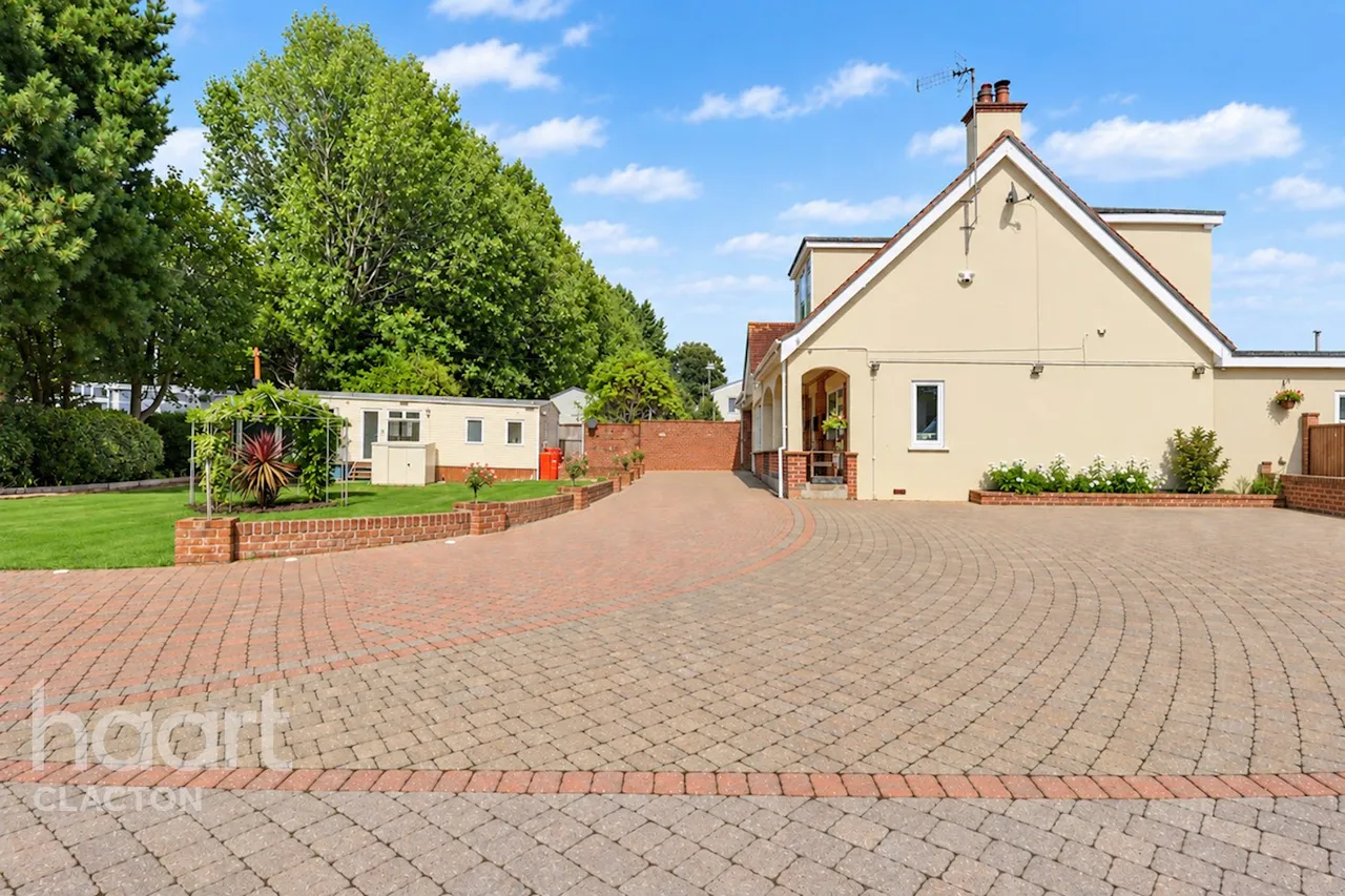 London Road, Clacton-On-Sea, CO16, photo 30