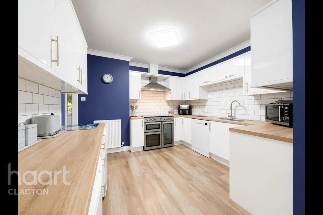 London Road, Clacton-On-Sea, CO16, photo 4