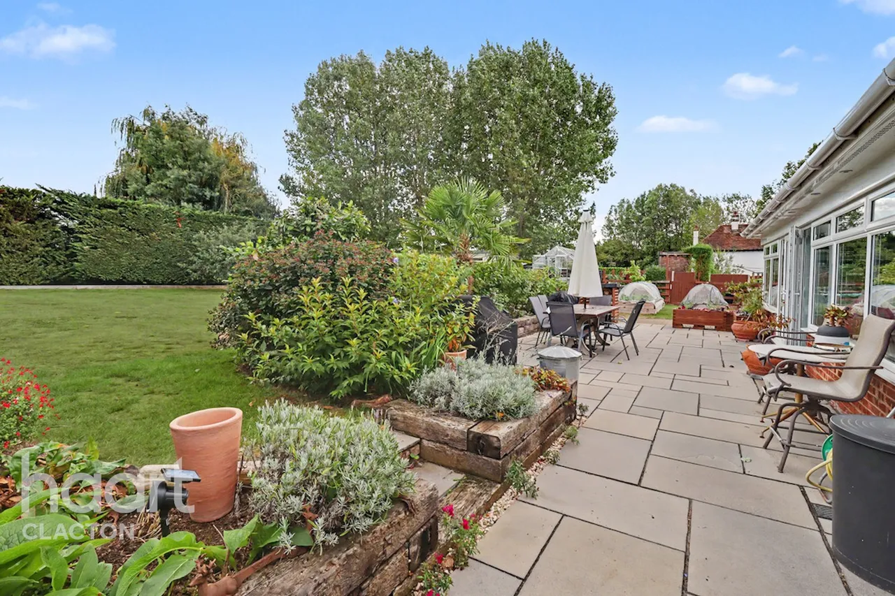 London Road, Clacton-On-Sea, CO16, photo 24