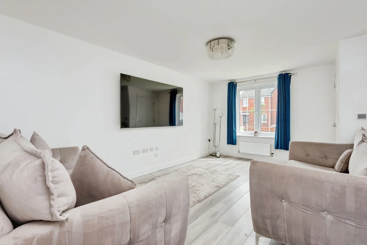 Fields Avenue, Halewood, L26, photo 9