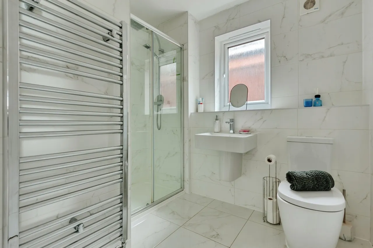 Fields Avenue, Halewood, L26, photo 14