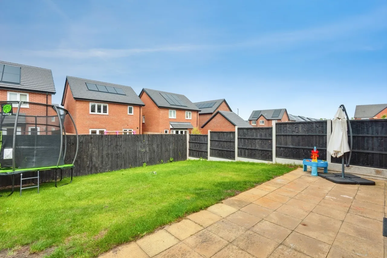 Fields Avenue, Halewood, L26, photo 22