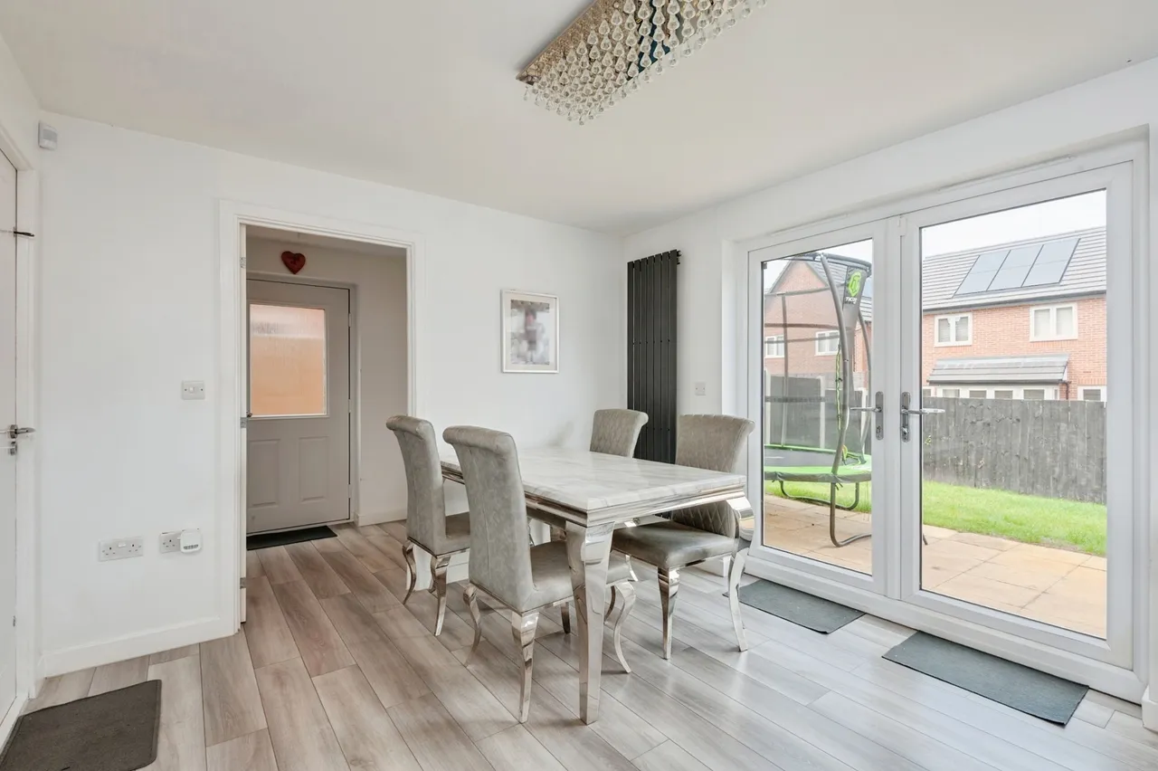 Fields Avenue, Halewood, L26, photo 5