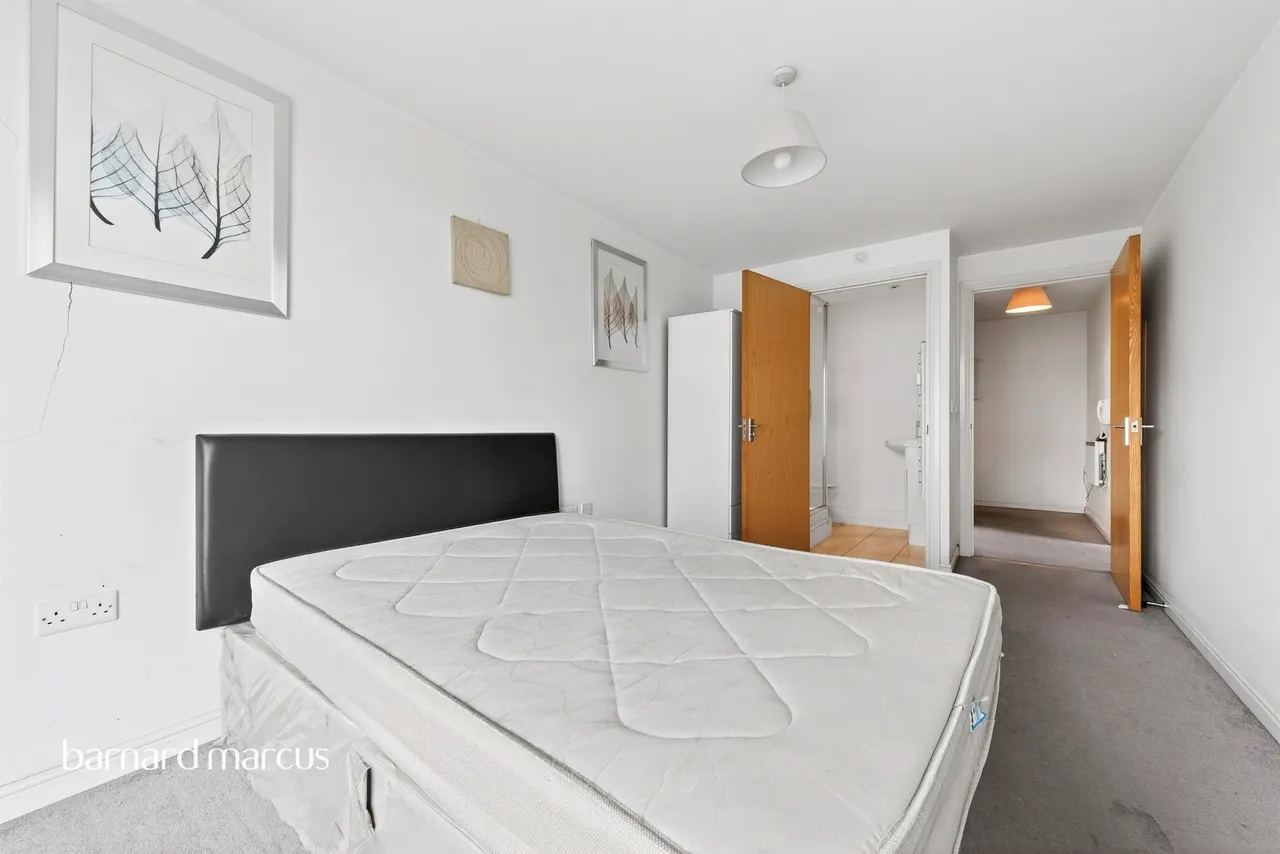Bedfont Lane, Feltham, TW13, photo 11