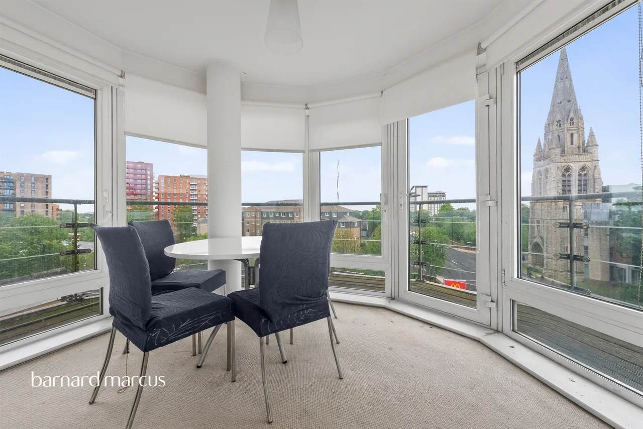Bedfont Lane, Feltham, TW13, photo 8