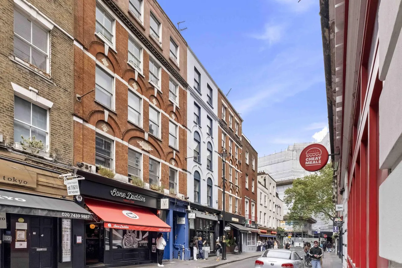 Old Compton Street, Soho, W1D, photo 6