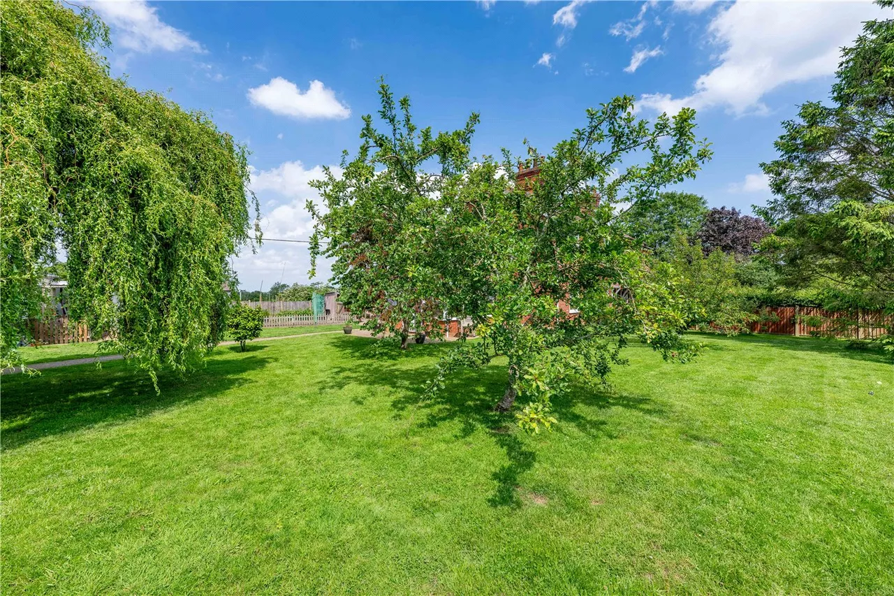 Arminghall Lane, Arminghall, Norwich, Norfolk, NR14, photo 3